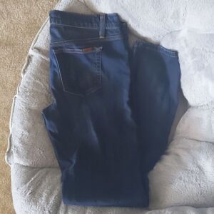 Women's cigarette straight leg jeans. Joe's jeans size 29 waist, Tallulah fit.